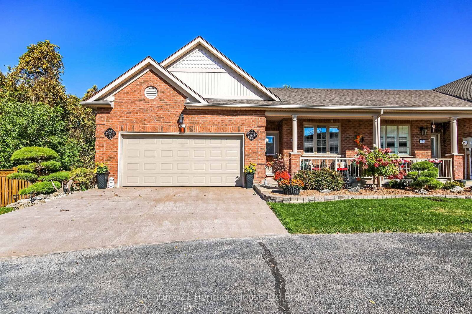 Property Photo: 19 Anderson Street 1 ON N4S 9A3