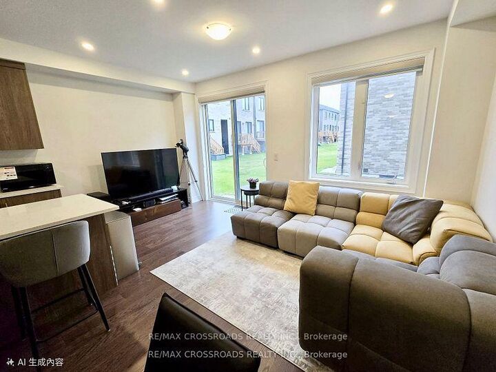 Property Photo:  12 Schmeltzer Crescent  ON L4E 1A2 