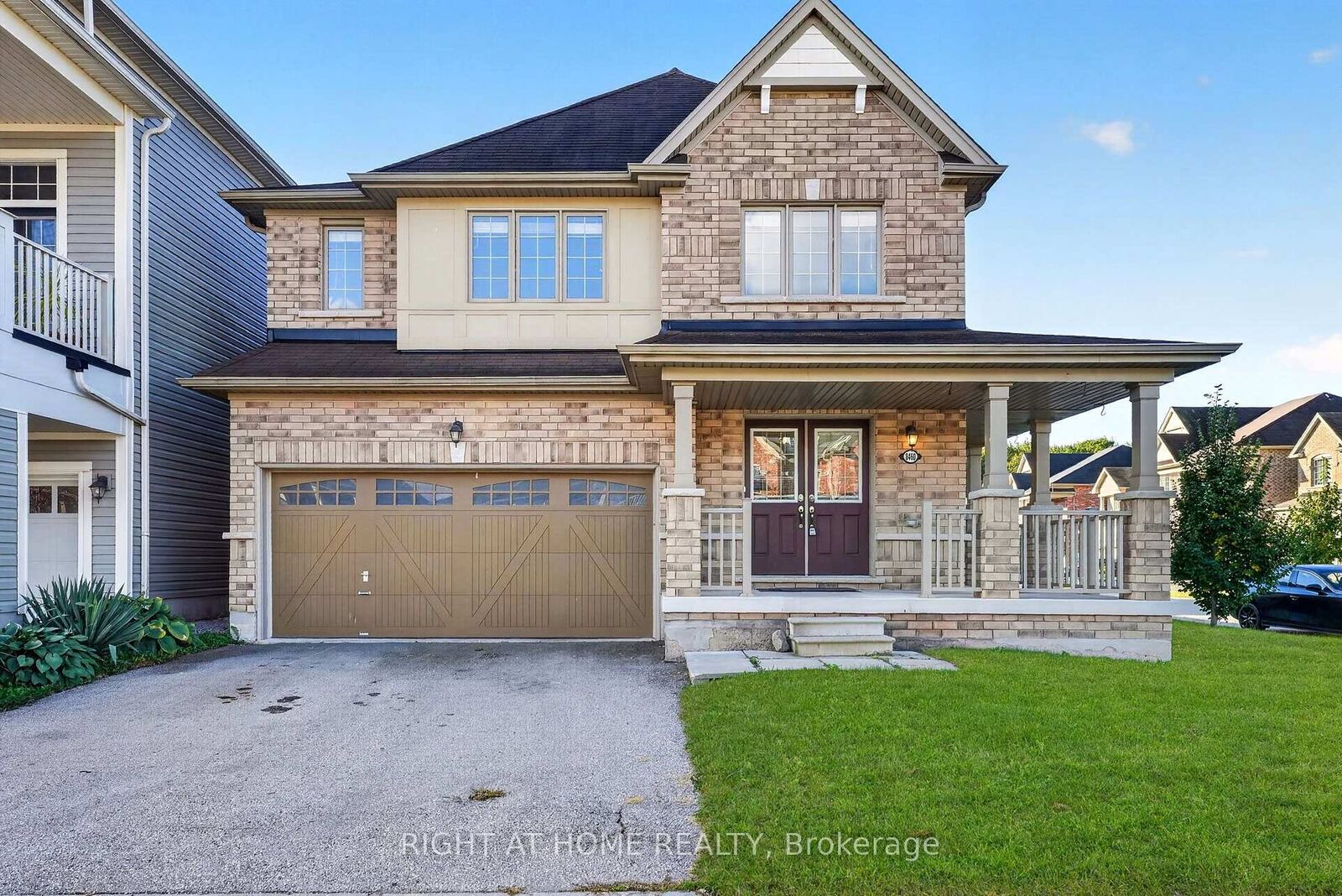 Property Photo:  8460 Sweet Chestnut Drive  ON L2H 0N2 