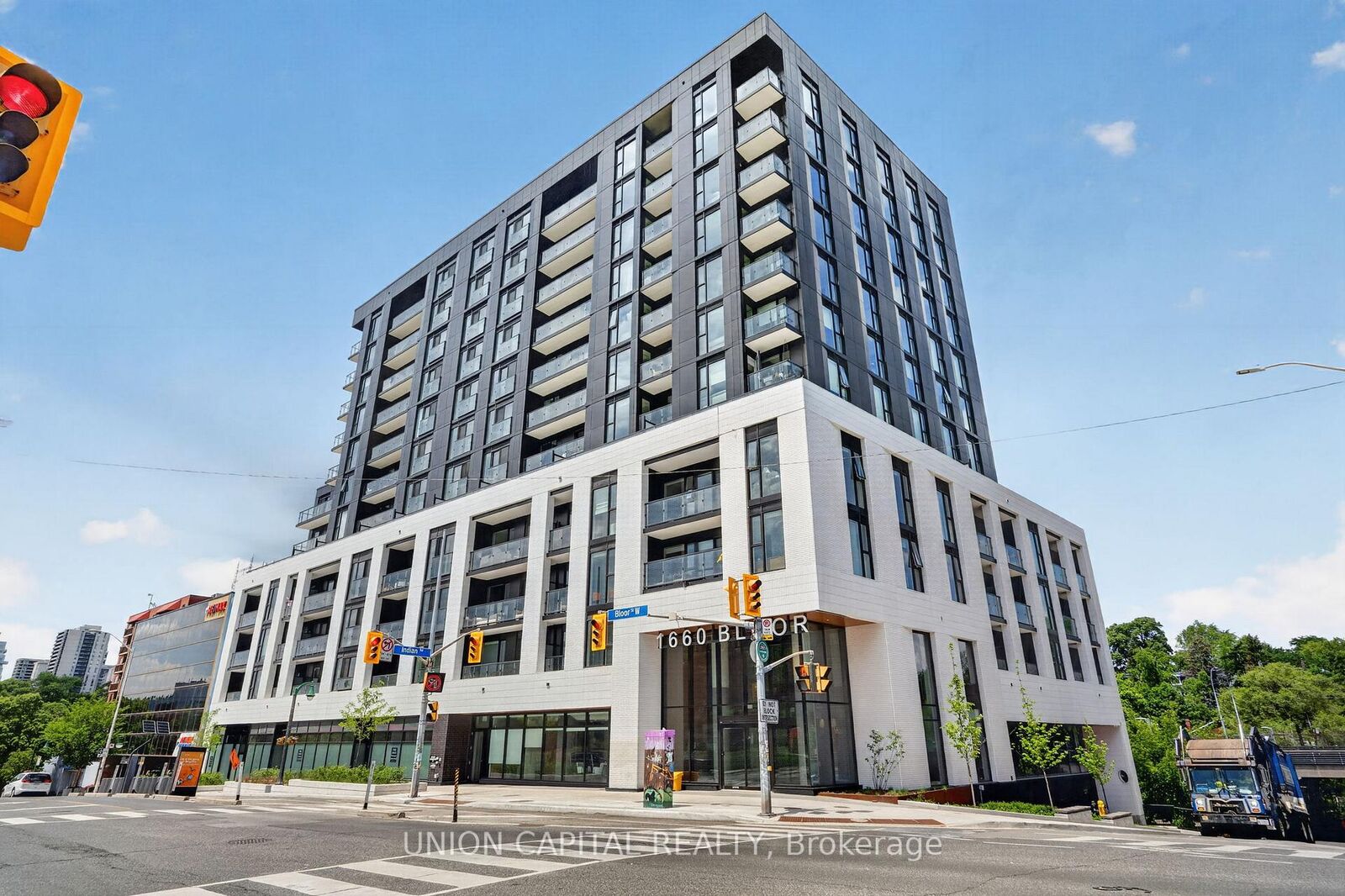 Property Photo:  1660 Bloor Street W 910  ON M6P 0C6 
