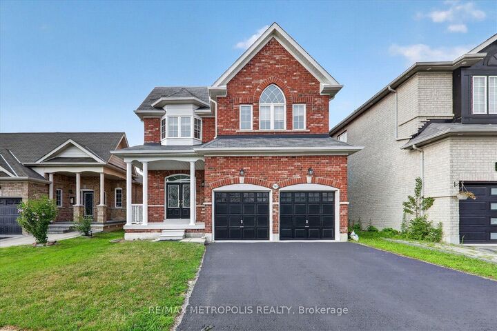 Property Photo:  749 Black Cherry Drive  ON L1K 0P4 