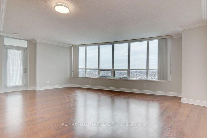 Property Photo:  15 Greenview Avenue 1306  ON M2M 4M7 