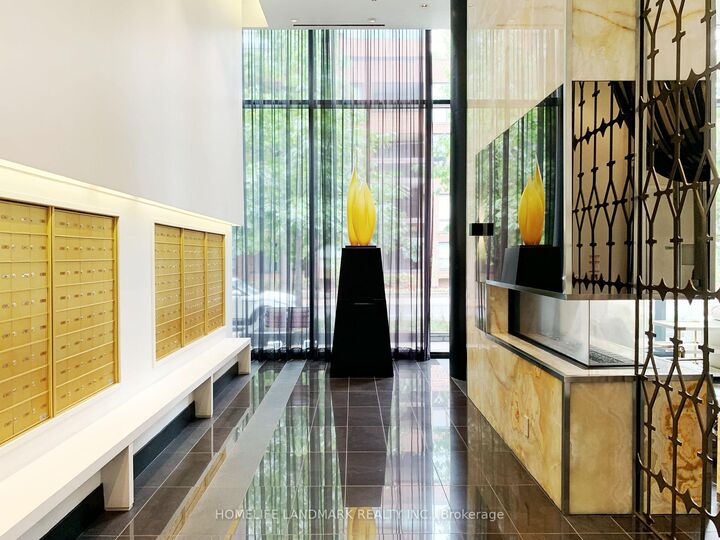 Property Photo:  32 Davenport Road 2503  ON M5R 0B5 