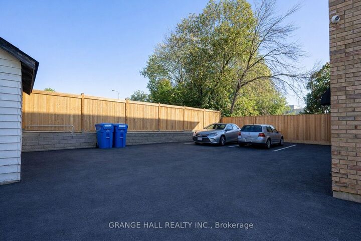 Property Photo:  14 Elgin Street 12  ON L3V 1R9 