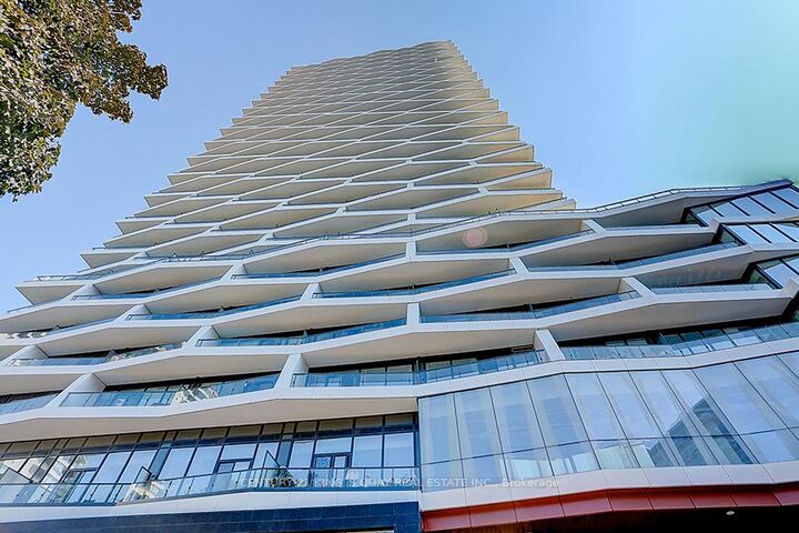 Property Photo:  85 Wood Street 2502  ON M4Y 0E8 