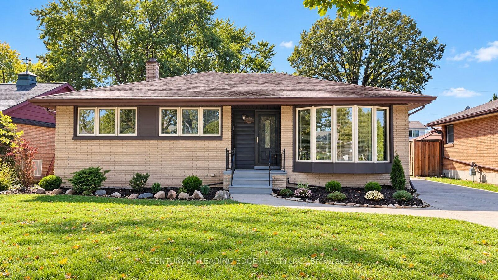Property Photo:  1275 Parkview Avenue  ON N8S 2X8 