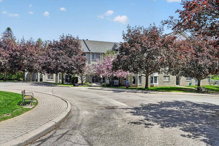 Property Photo:  1099 Clonsilla Avenue 312A  ON K9J 8L8 