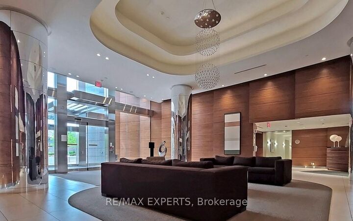 Property Photo: 5 Valhalla Inn Road 1110 ON M9B 1S9