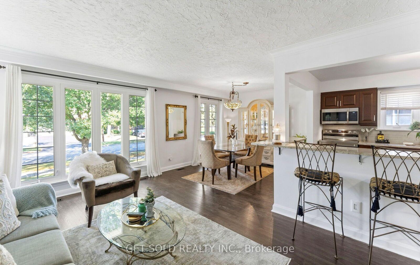 Property Photo: 7 Watercliffe Road ON M9W 4E5