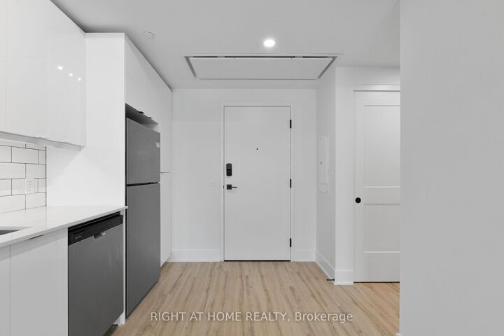 Property Photo:  377 Winona Avenue 604  ON K1Z 5H8 