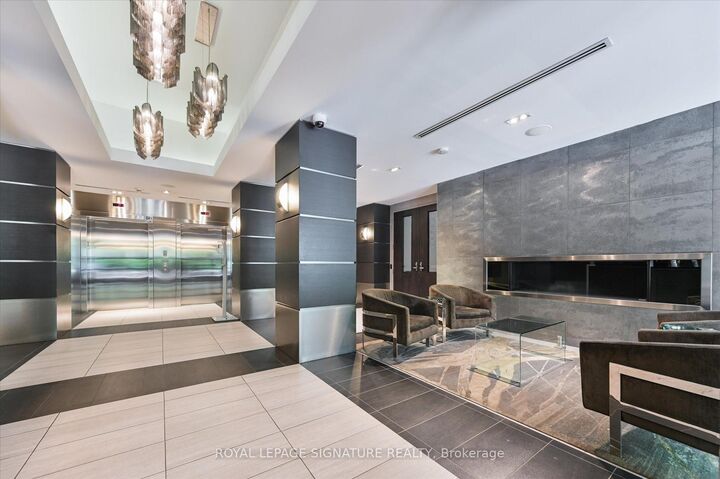 Property Photo:  399 Adelaide Street W 420  ON M5V 1S4 