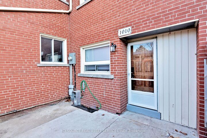 Property Photo:  1010 Kipps Lane  ON N5Y 4S5 