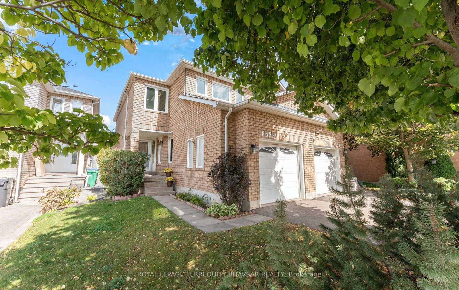 Property Photo:  6559 Sapling Trail  ON L5N 7J3 