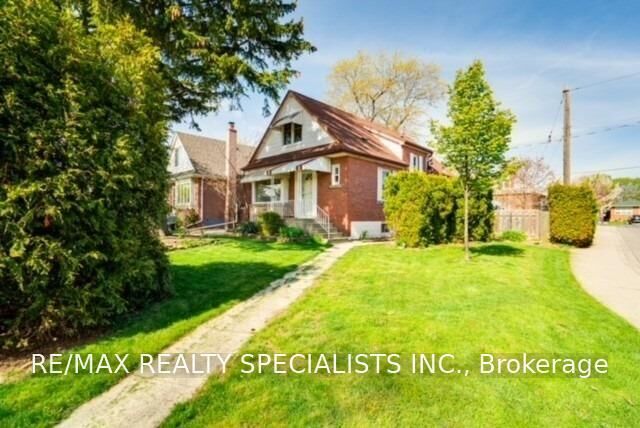 Property Photo:  2 East 41st Street Upper  ON L8T 2Z2 