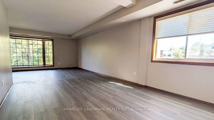 Property Photo:  4 Albert Street 106  ON N1R 3M4 