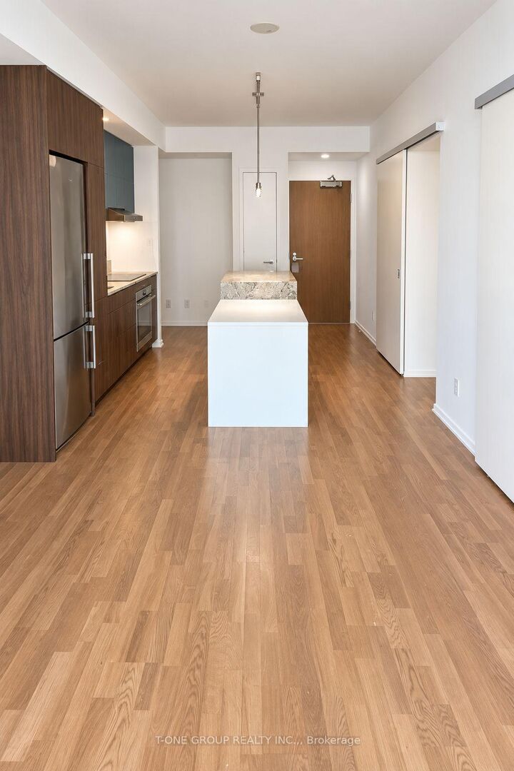 Property Photo:  1 Bloor Street 2311  ON M4W 0A8 