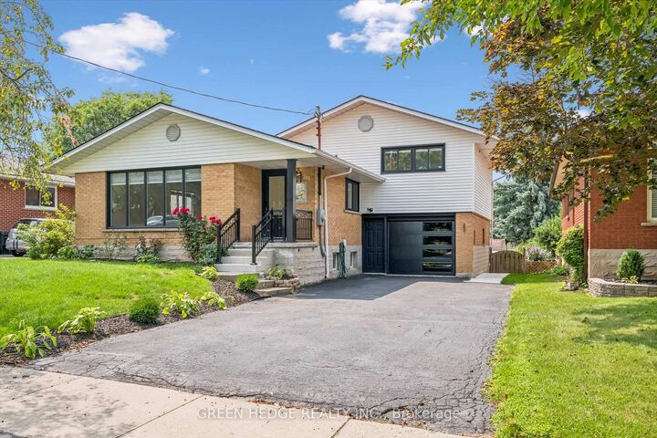 Property Photo:  385 Village Crescent  ON N2M 4V2 
