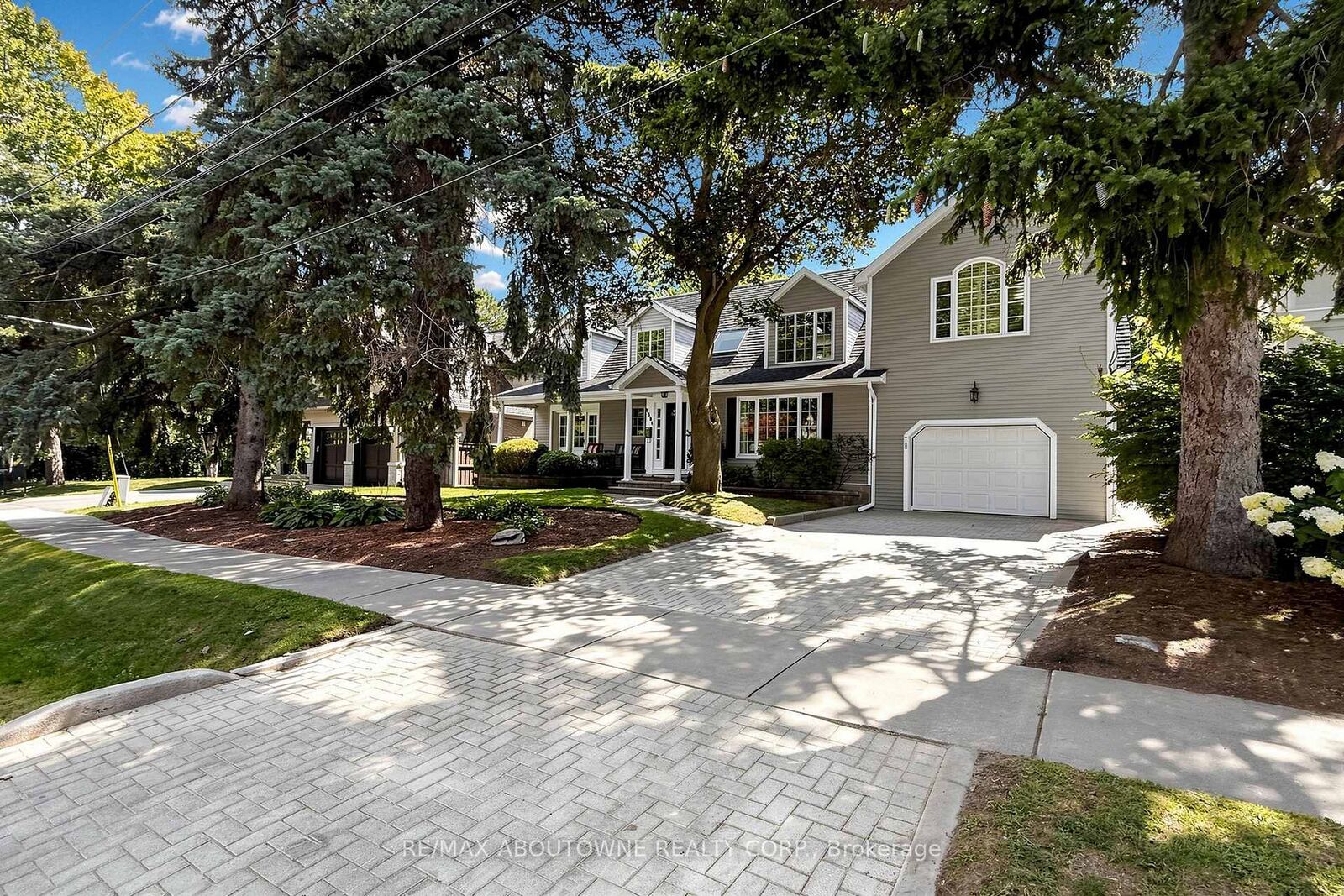 Property Photo: 1304 Devon Road ON L6J 2L8