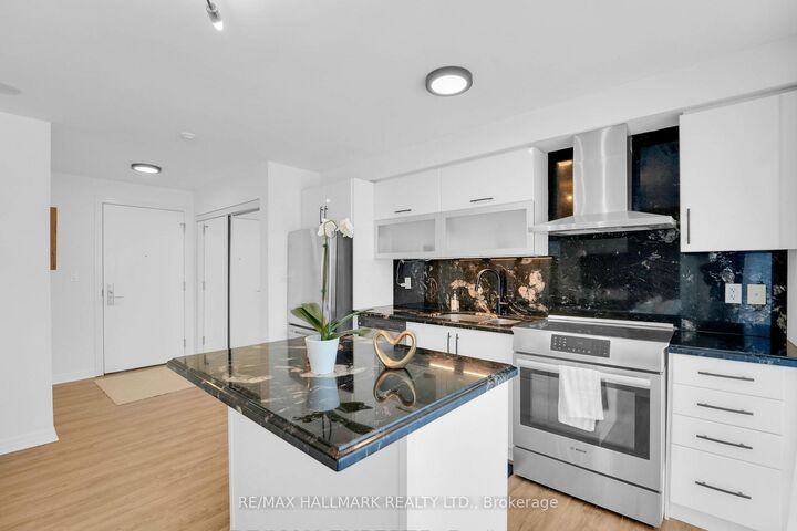 Property Photo:  2015 Sheppard Avenue E 207  ON M2J 0B3 