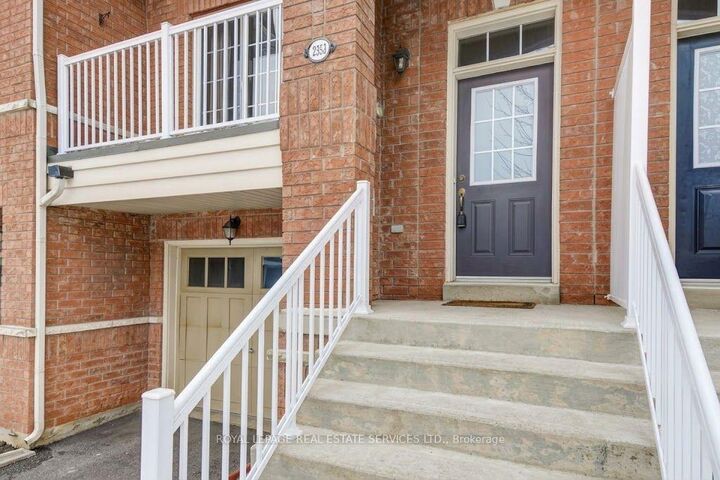 Property Photo:  2353 Saddlecreek Crescent Furnished  ON L6M 5J7 
