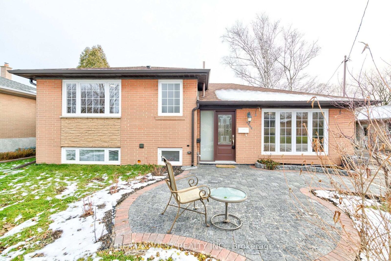 Property Photo:  1328 Pinegrove Road  ON L6L 2X3 