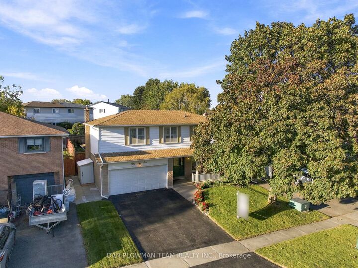 Property Photo:  51 Rosalynne Avenue  ON L1C 3X7 