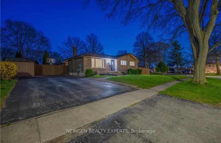 Property Photo:  5056 Heather Avenue  ON L2E 5J2 
