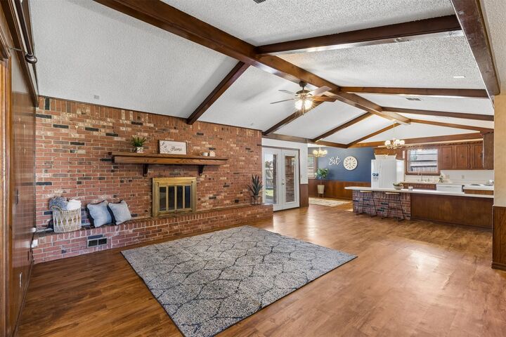 Property Photo: 1003 E 12th Street OK 74023