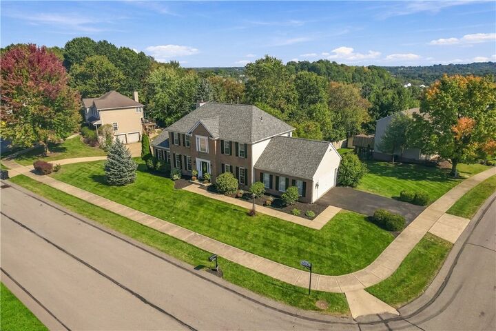 Property Photo:  3001 Linden Ct  PA 15108 