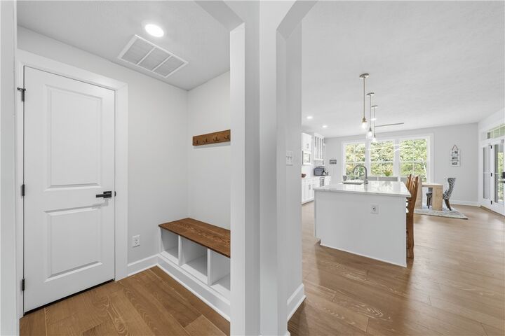 Property Photo: 325 Crest Ln PA 16046