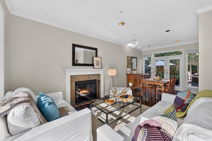 Property Photo:  135 E 43rd Avenue  BC V5W 1T1 