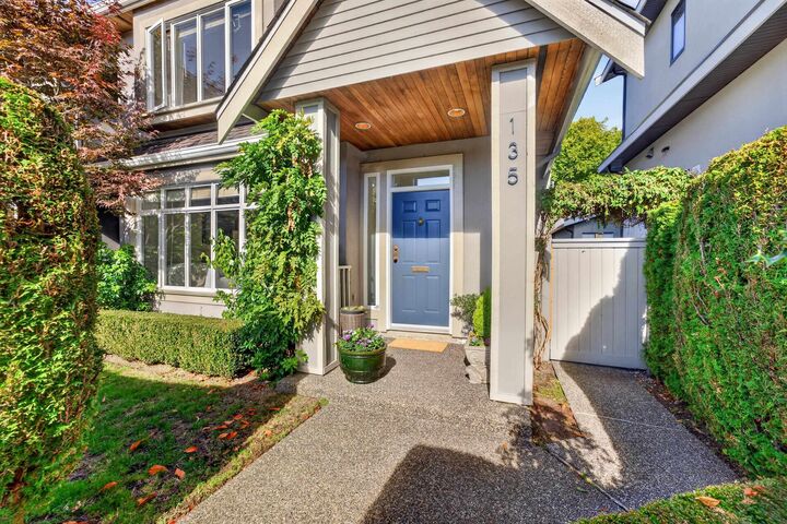 Photo de la propriété: 135 E 43rd Avenue BC V5W 1T1