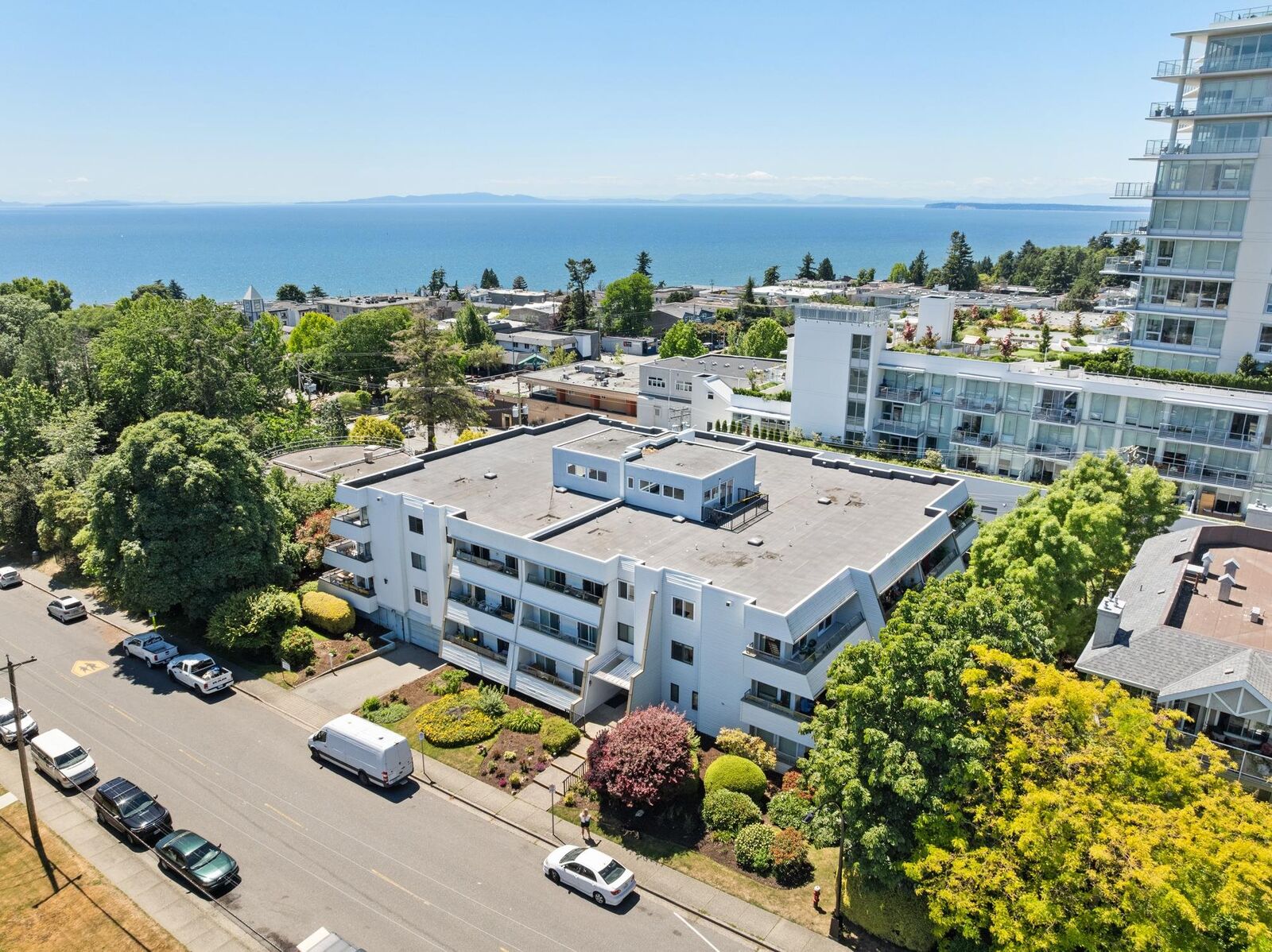 Property Photo:  1341 George Street 111  BC V4B 4A1 