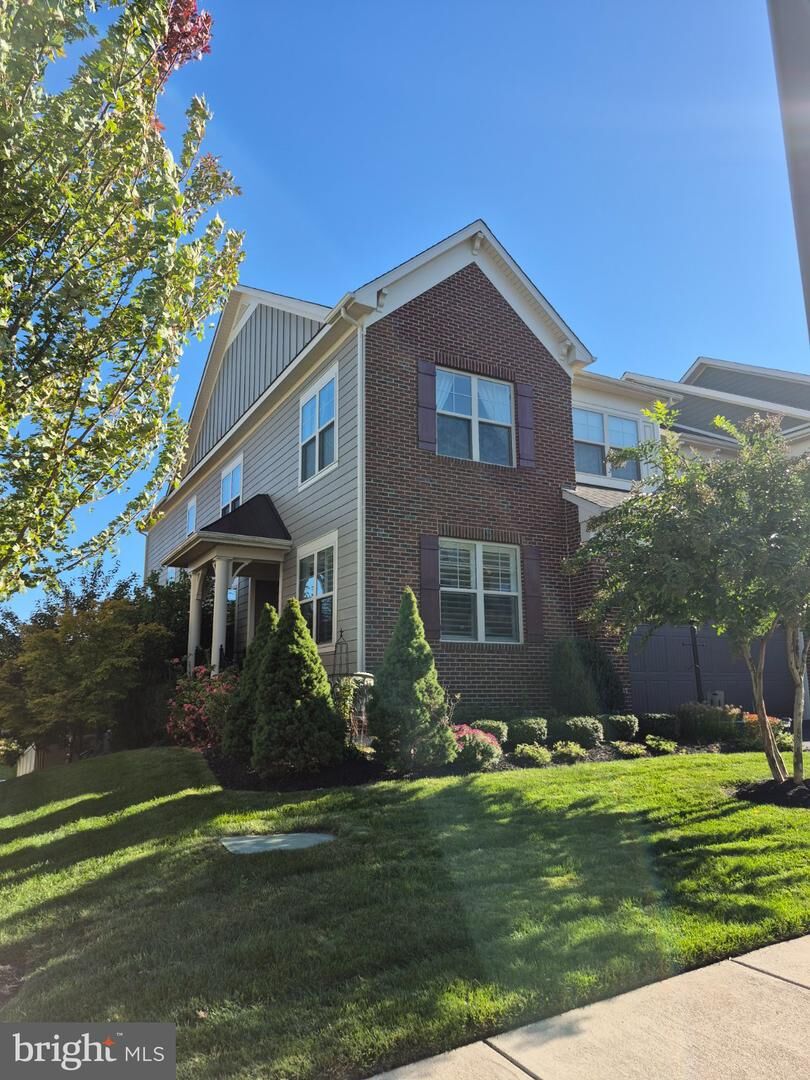 Property Photo:  44241 Silverpalm Grove Terrace  VA 20176 