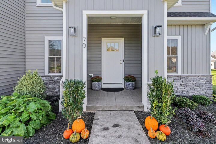 Property Photo:  70 Lake View Road  PA 17522 