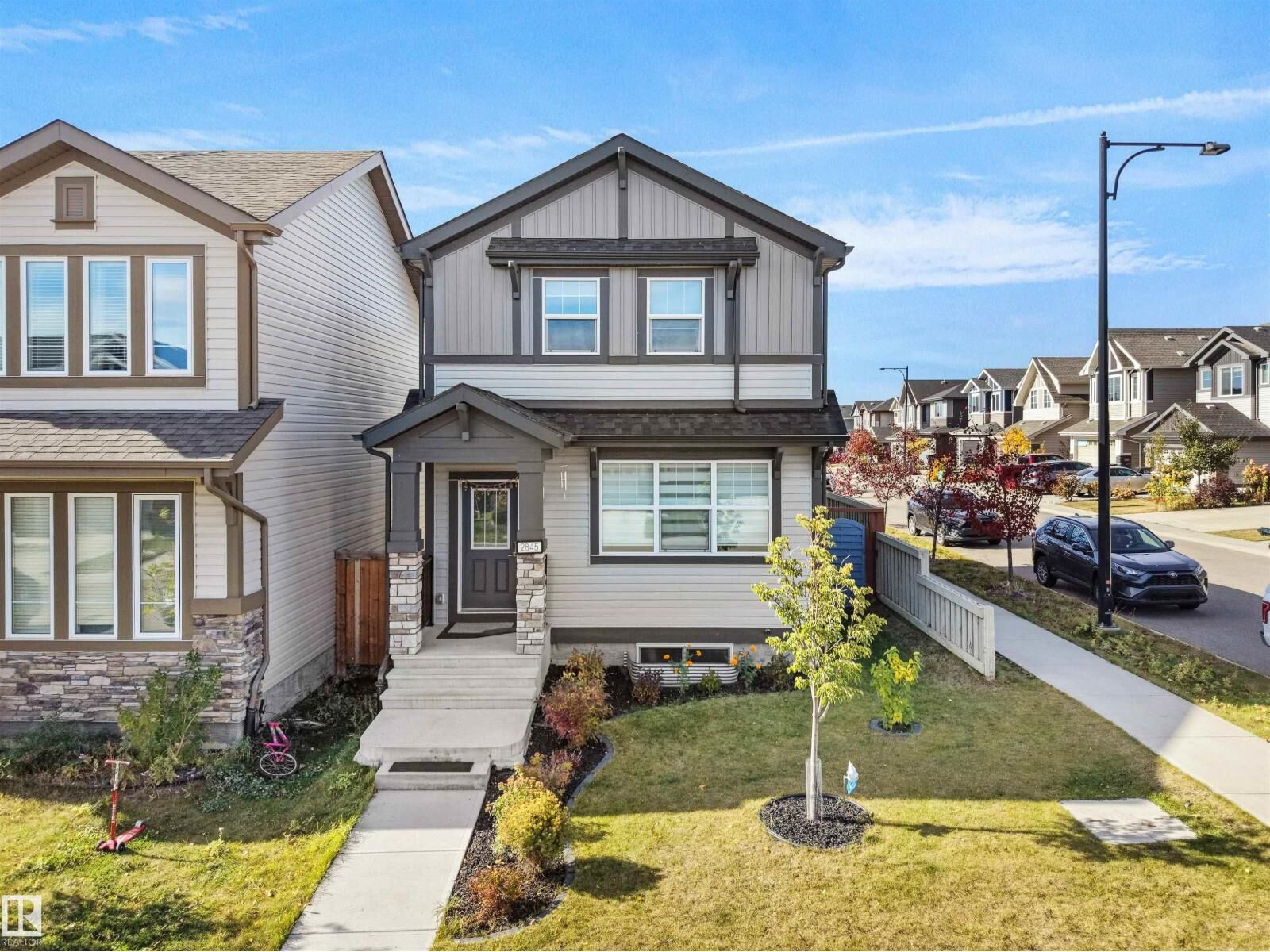 Property Photo:  2845 Anton Wd SW  AB T6W 4B1 