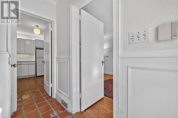 Property Photo:  70 Parkview Avenue  ON M2N 3Y2 