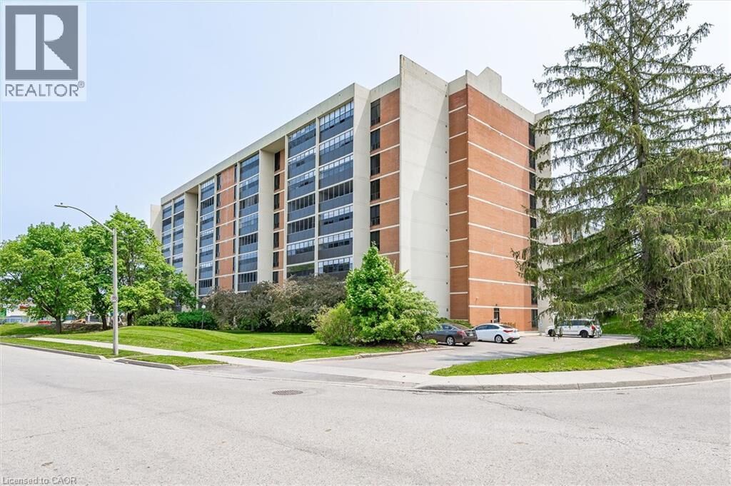 Property Photo: 65 Westmount Road North 910 ON N2L 5G6