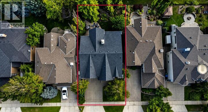 Property Photo:  83 Discovery Ridge Boulevard Southwest  AB T2H 4Y2 