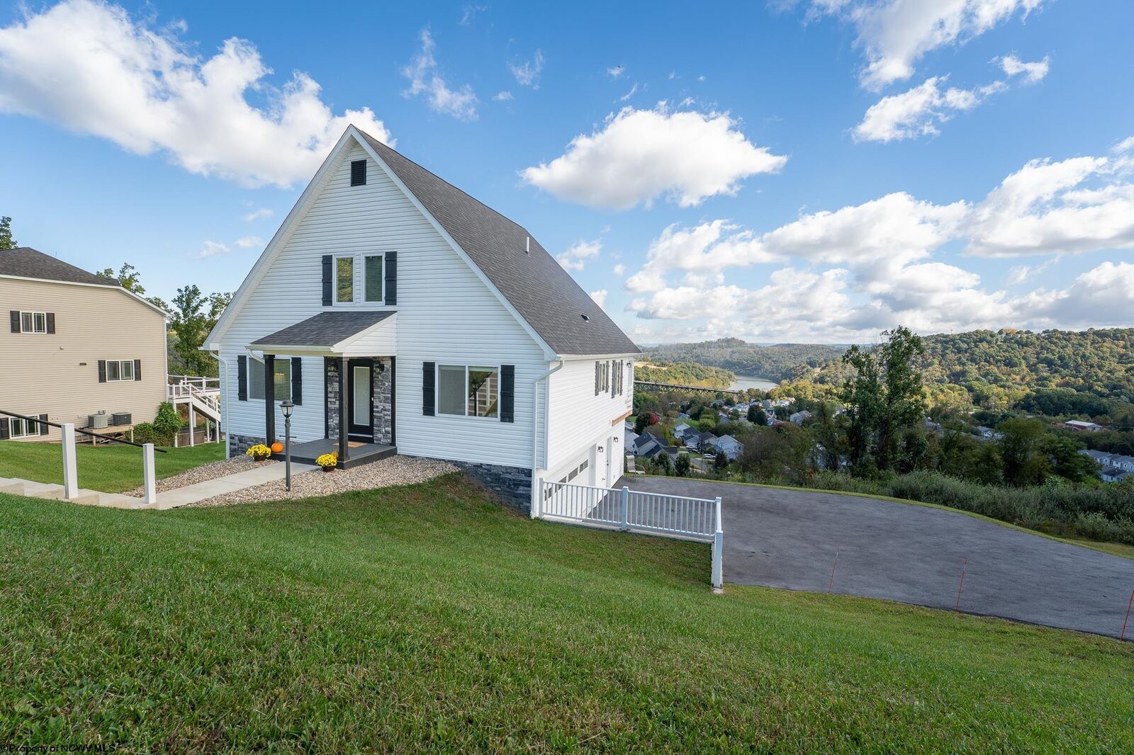 Property Photo:  1005 Anthony Drive  WV 26508 