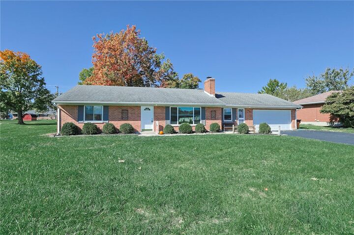 Property Photo: 915 Taywood Road OH 45322