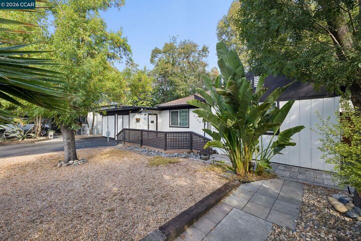 Property Photo: 2759 Warner Ln CA 94523