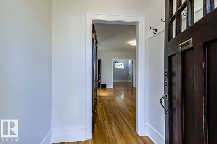 Property Photo:  10949 88 Avenue NW  AB T6G 0Y9 