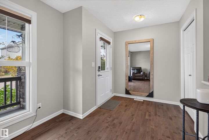 Property Photo:  821 36A Avenue NW  AB T6T 0S5 
