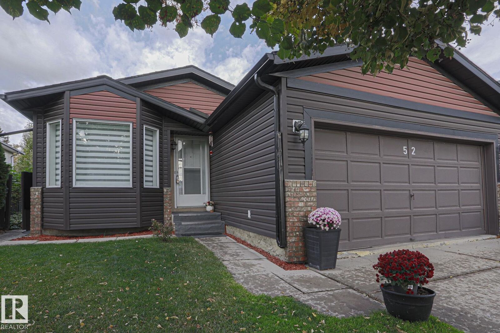 Property Photo:  52 Westlake Drive  AB T7X 1X9 