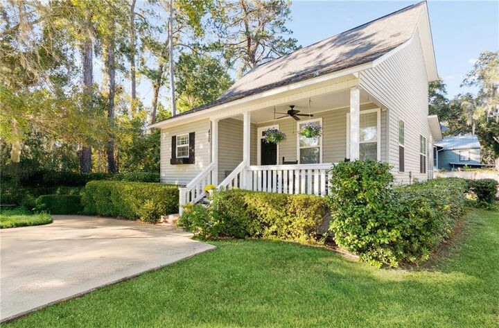 Property Photo:  420 Holly Street  GA 31522 