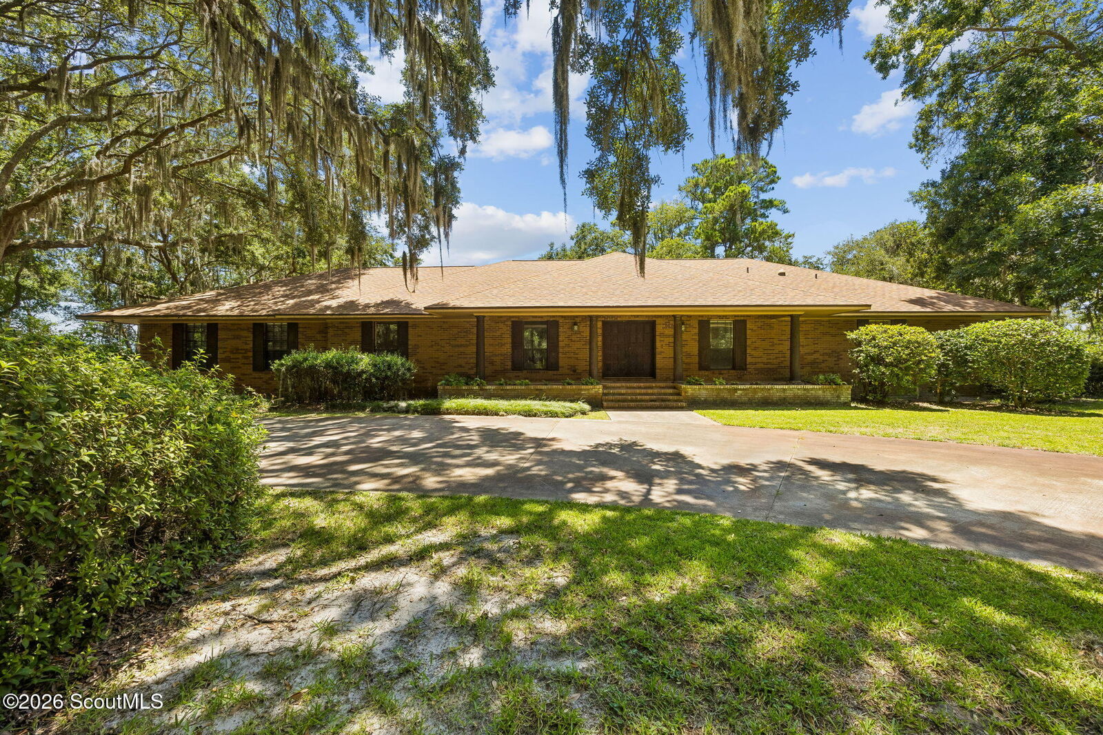 Property Photo: 811 Park Street GA 31558