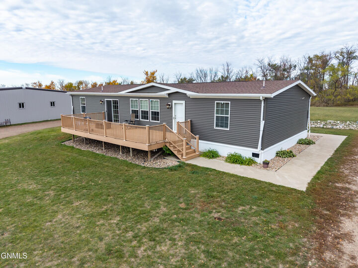 Property Photo:  51 Nd-200  ND 58545 