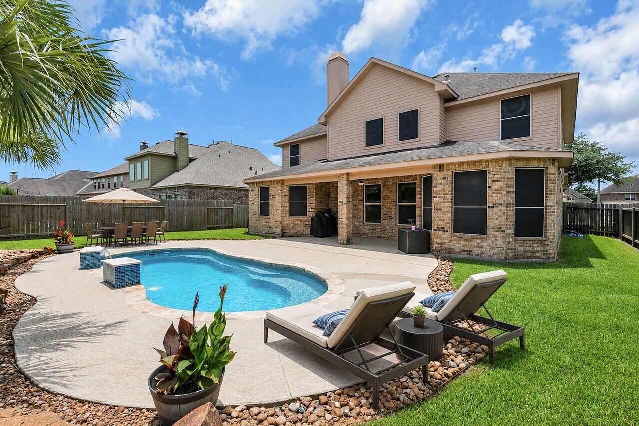 Property Photo:  680 Cumberland Ridge Lane  TX 77573 