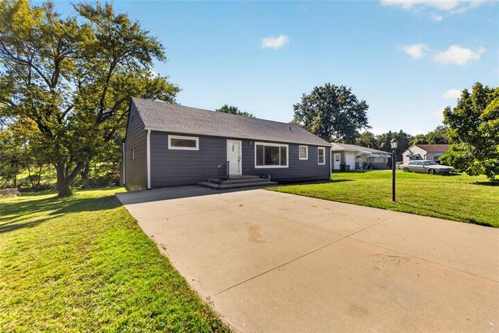 Property Photo:  3211 Berry Road  KS 66208 